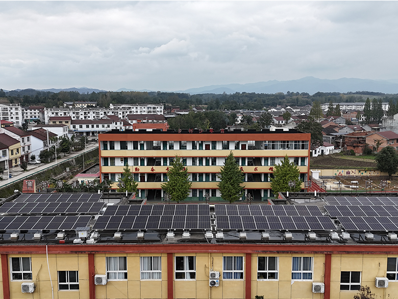 “TCL希望工程光伏低碳校园”陕西汉中八校揭牌